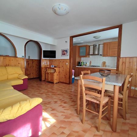 Appartamento La Casa Di Violetta Tonadico Exterior foto